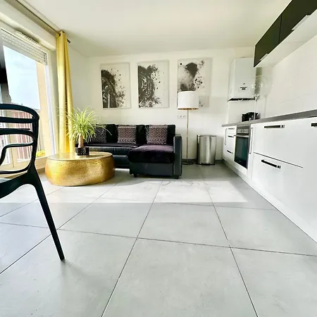 With Disneyland View! Apartment Chessy (Seine-et-Marne)